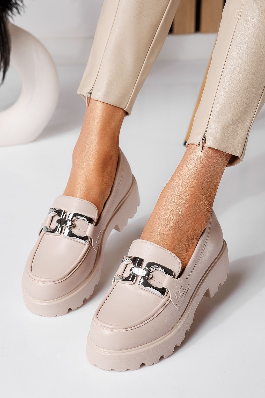 Всекидневни дамски обувки бежови от еко кожа Thalia #25129