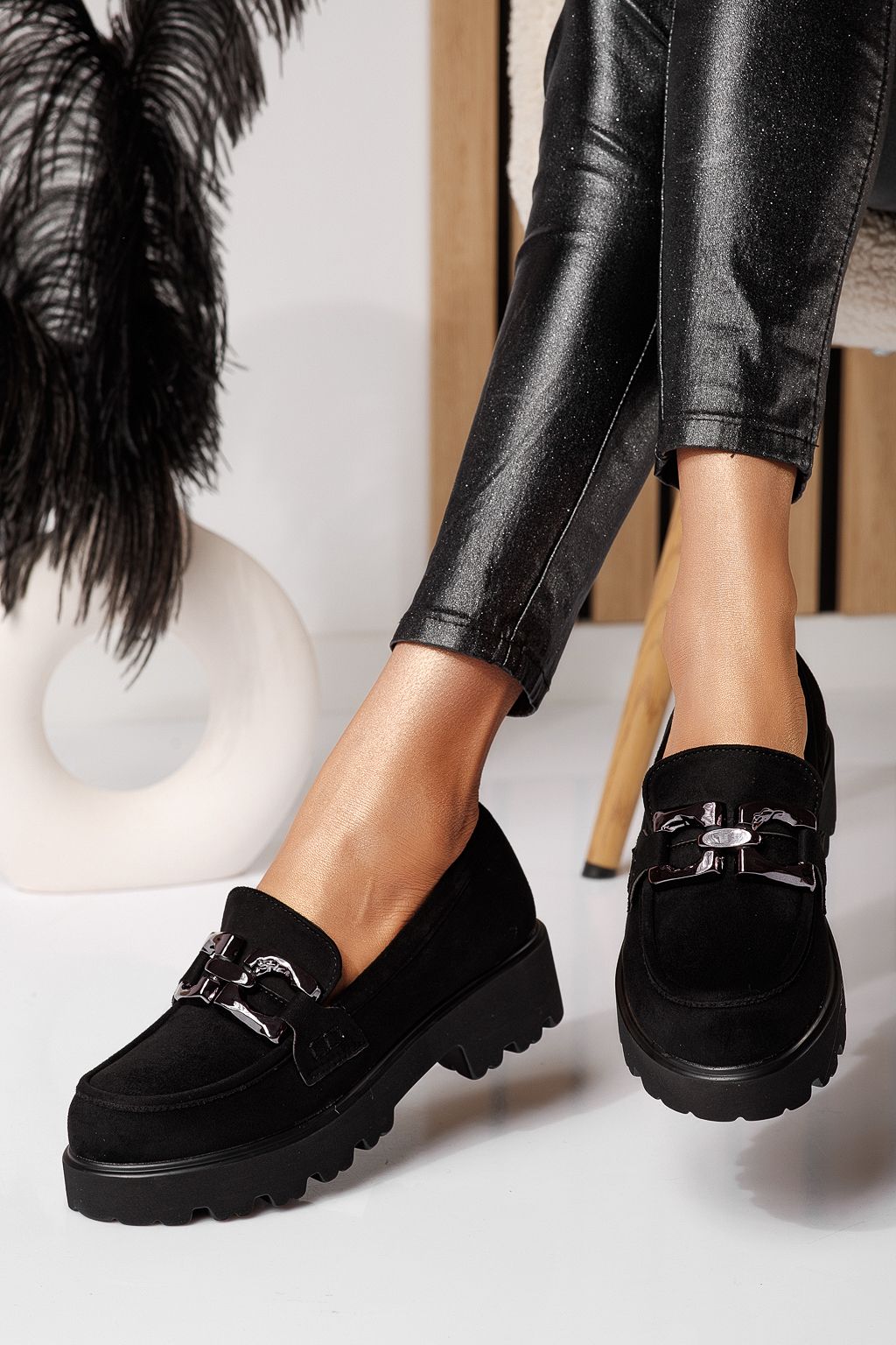 Всекидневни дамски обувки черни от обърната еко кожа Thalia #25131