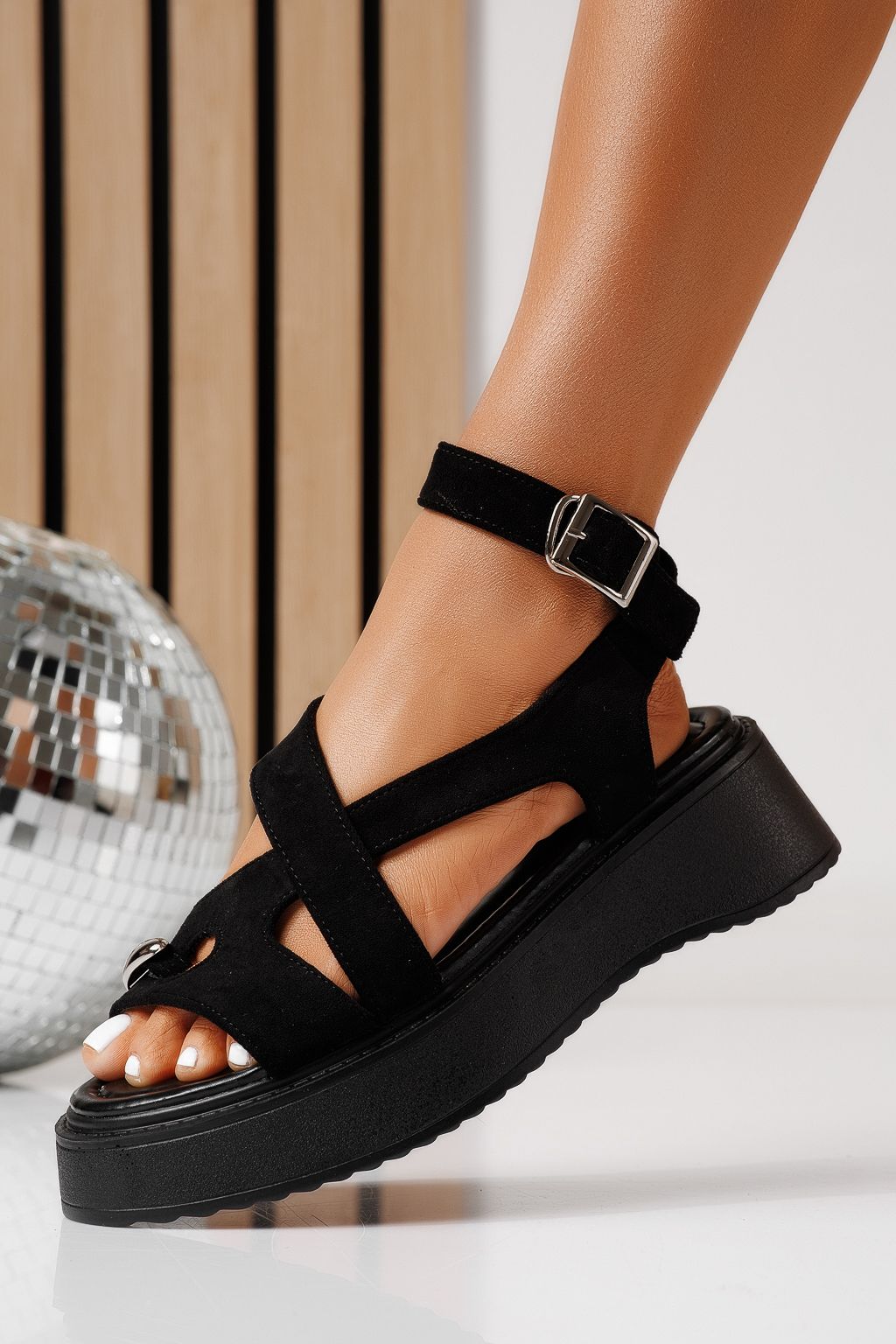 Дамски сандали с платформа черни от обърната еко кожа Beatrix #25077