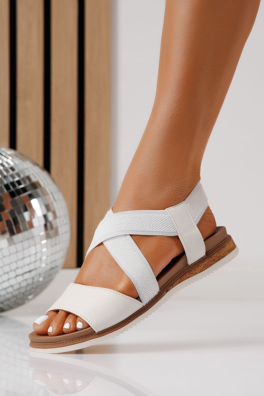 Дамски сандали с ниска подметка бели от еко кожа Yara #25155