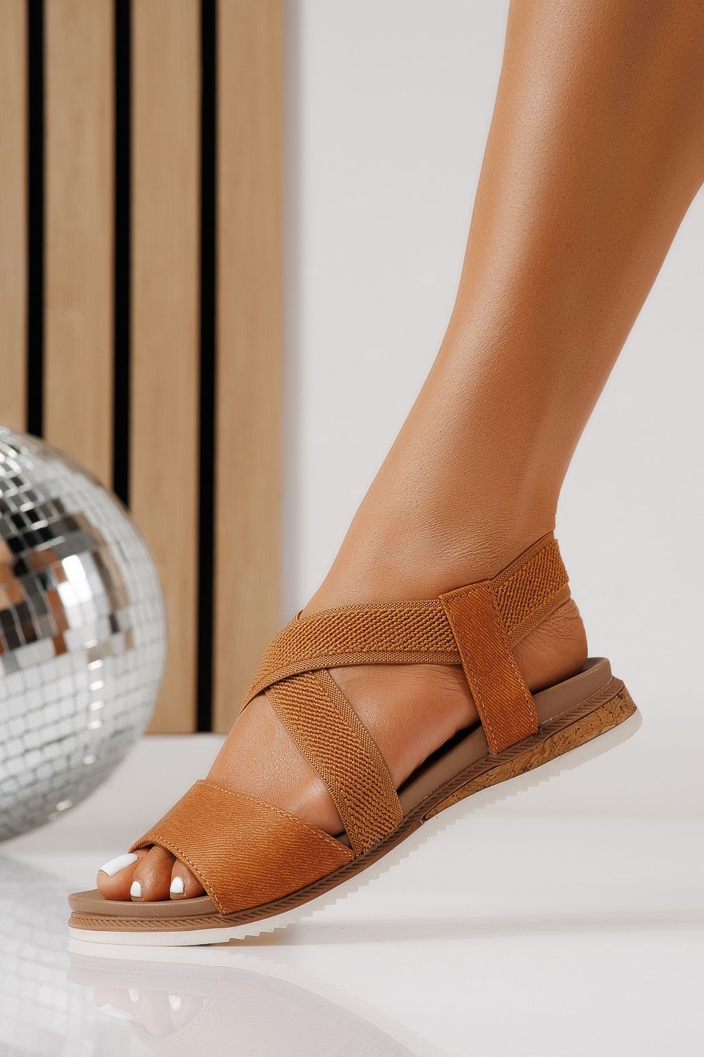 Дамски сандали с ниска подметка кафяви от еко кожа Yara #25154