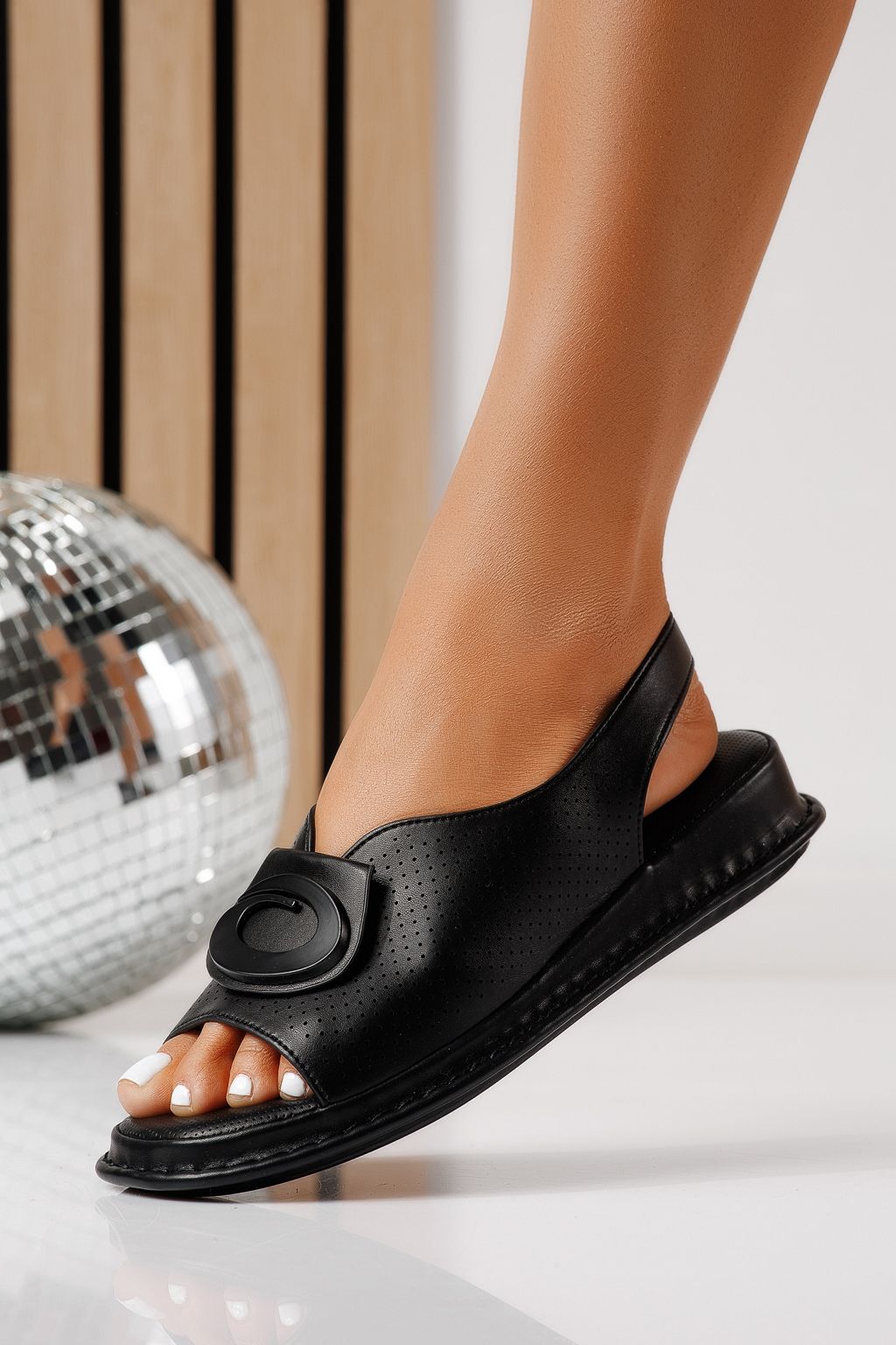 Дамски сандали с ниска подметка черни от еко кожа Zaria #25175