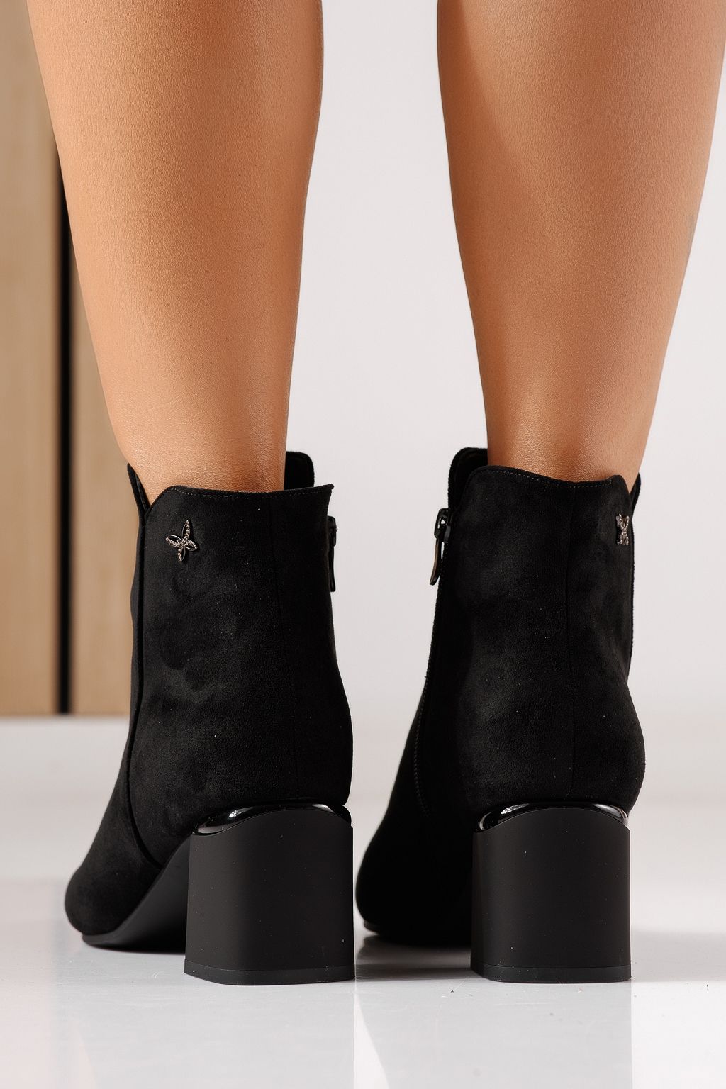 Подплатени дамски боти черни от обърната еко кожа Elora #30022