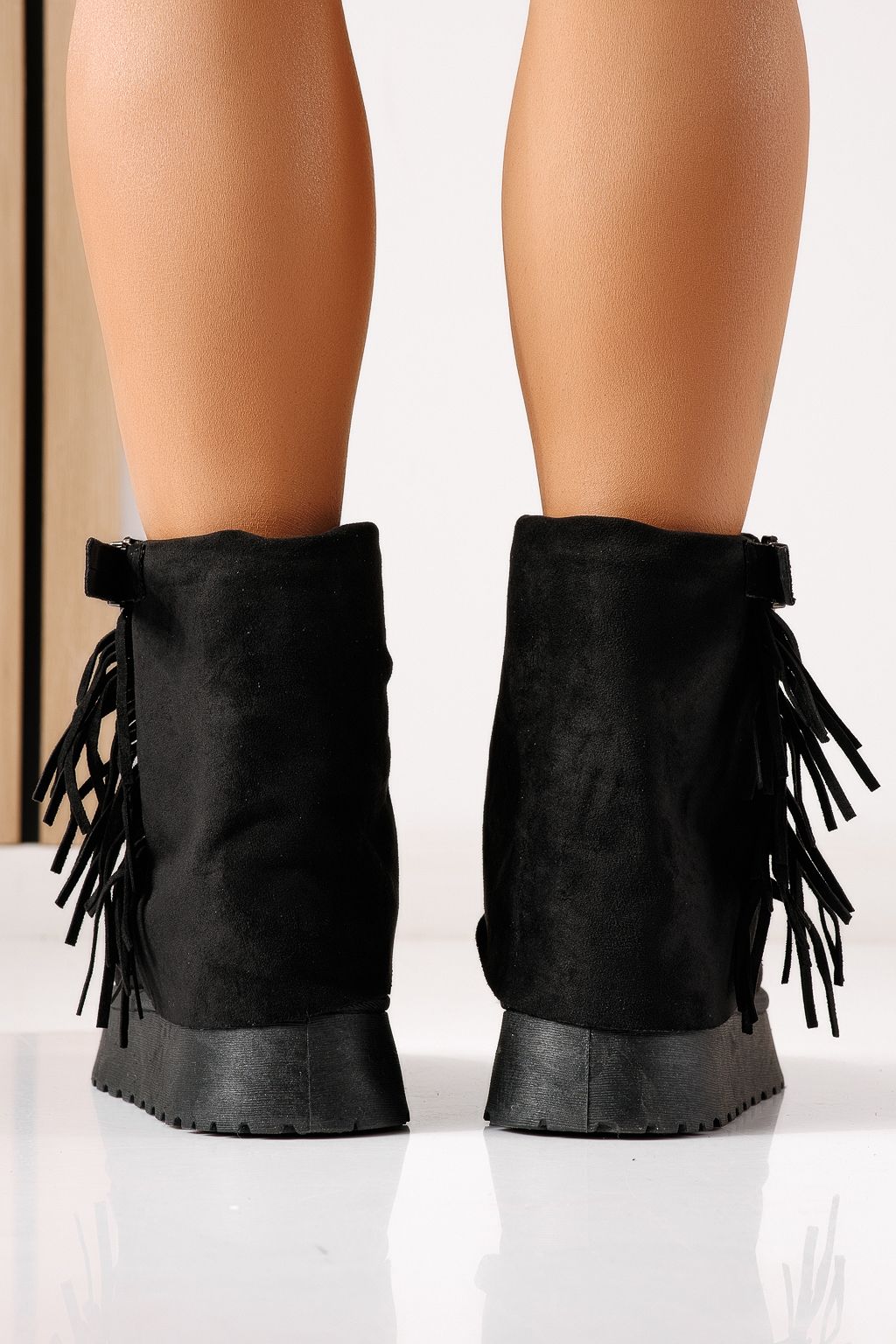Ватирани дамски боти черни от обърната еко кожа Sora #30315