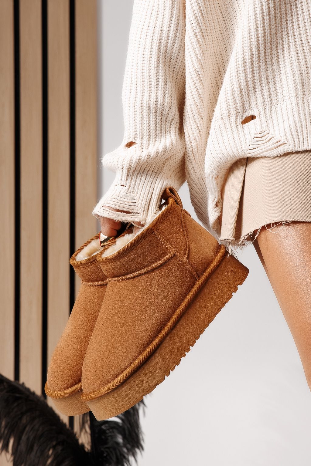 Дамски къси чизми подплатени с пух тип UGG кафяви от обърната естествена кожа Alina #30561