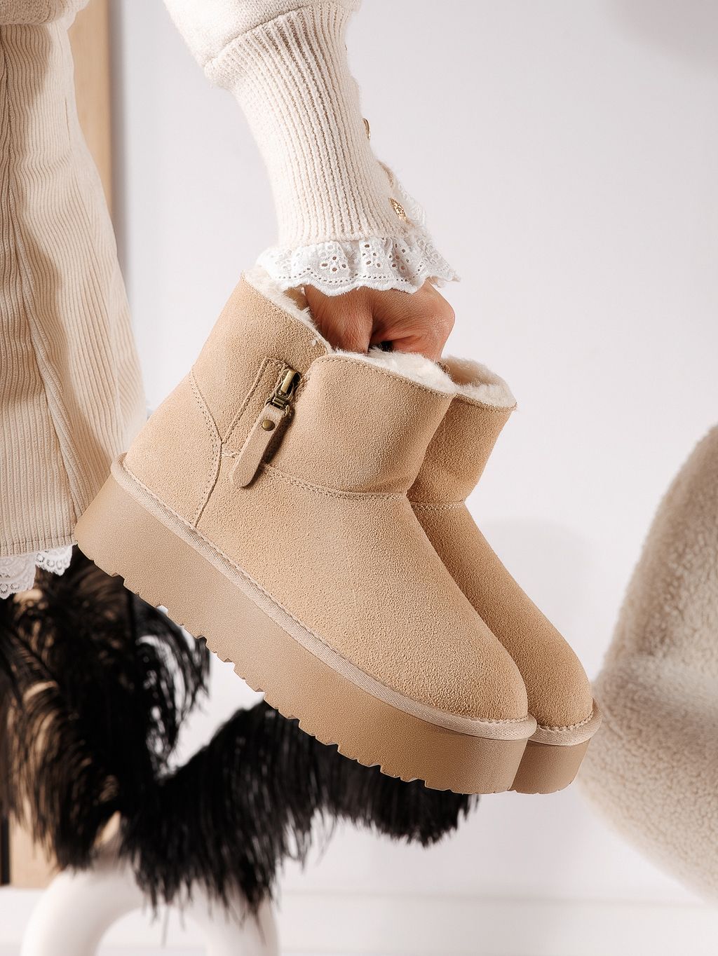 Дамски къси чизми подплатени с пух тип UGG каки от обърната естествена кожа Lina #30642
