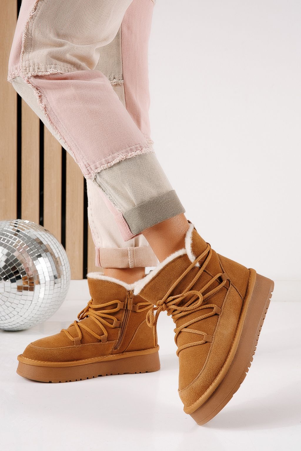 Ватирани къси дамски чизми тип UGG камел от обърната естествена кожа Freja #30565