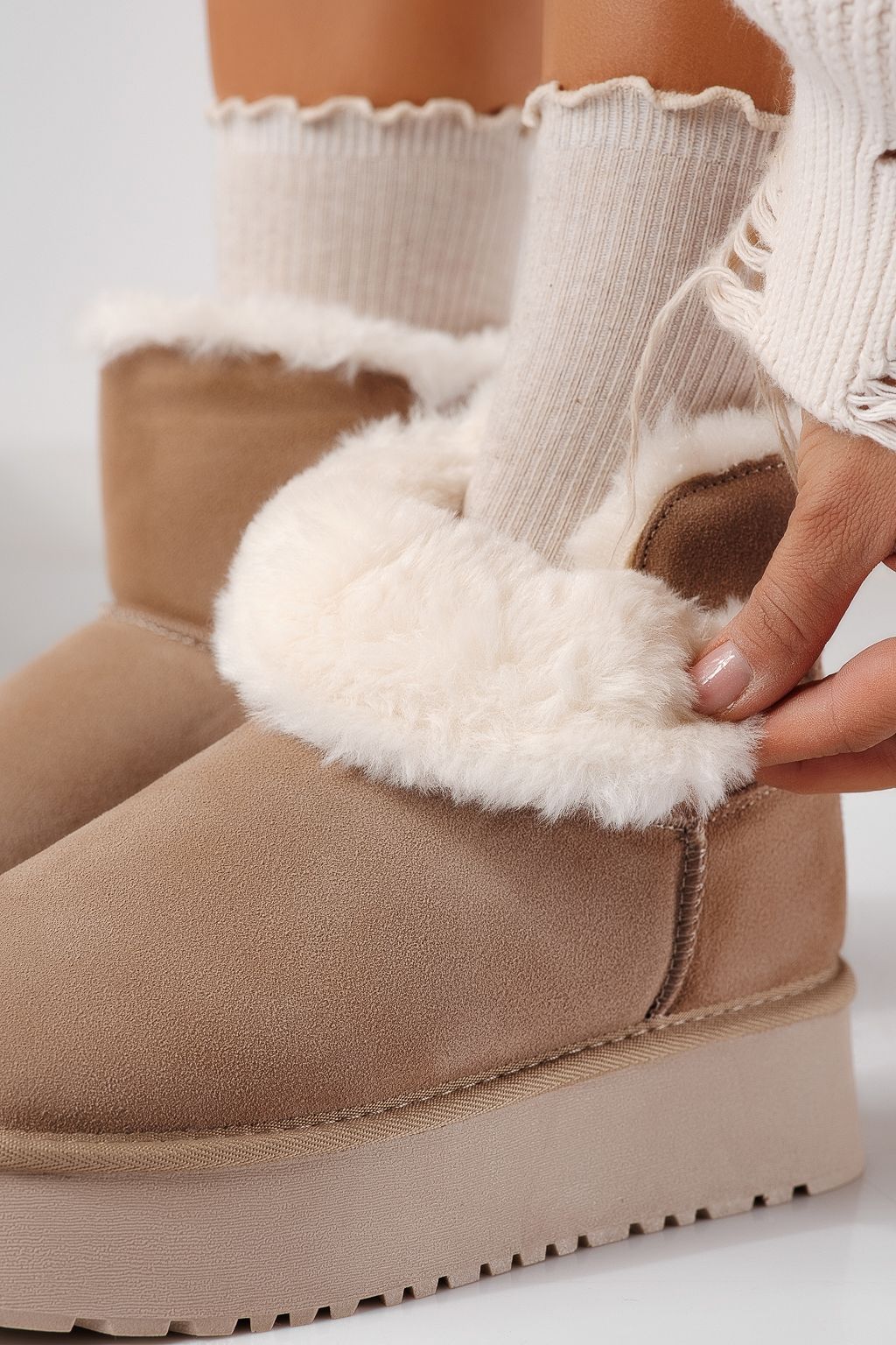 Дамски къси чизми подплатени с пух тип UGG каки от обърната естествена кожа Larisa #30758