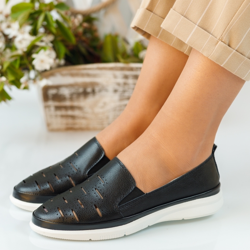 дамски обувки от естествена кожа Naturala Padova черен #890PN