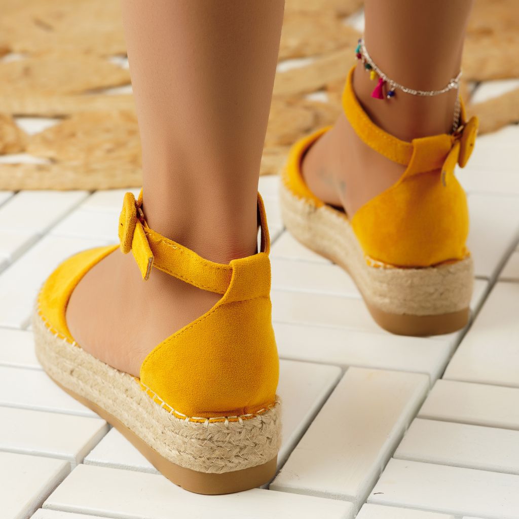 Дамски сандали с платформата Mira Gбелиne #4725M
