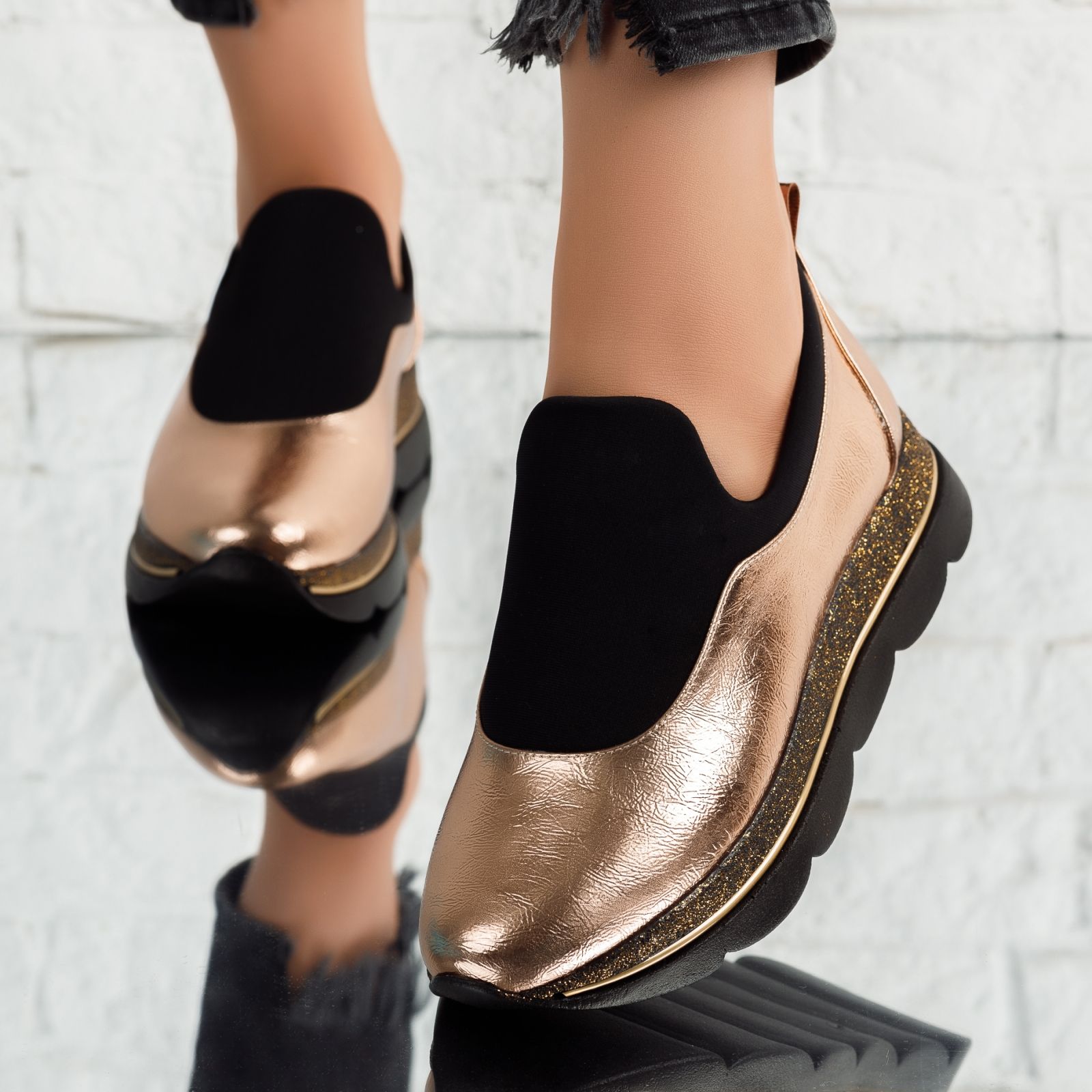 Дамски спортни обувки Eliana Rose/Gold #4921M