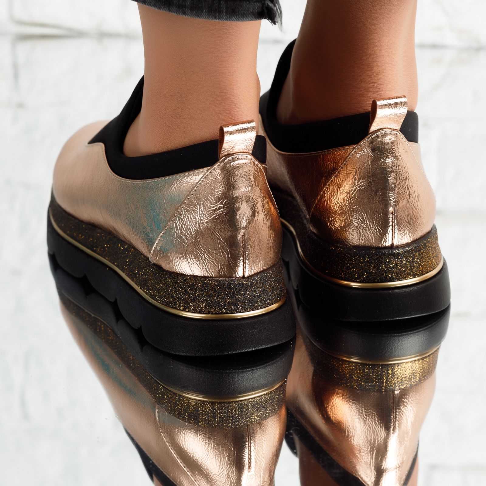 Дамски спортни обувки Eliana Rose/Gold #4921M