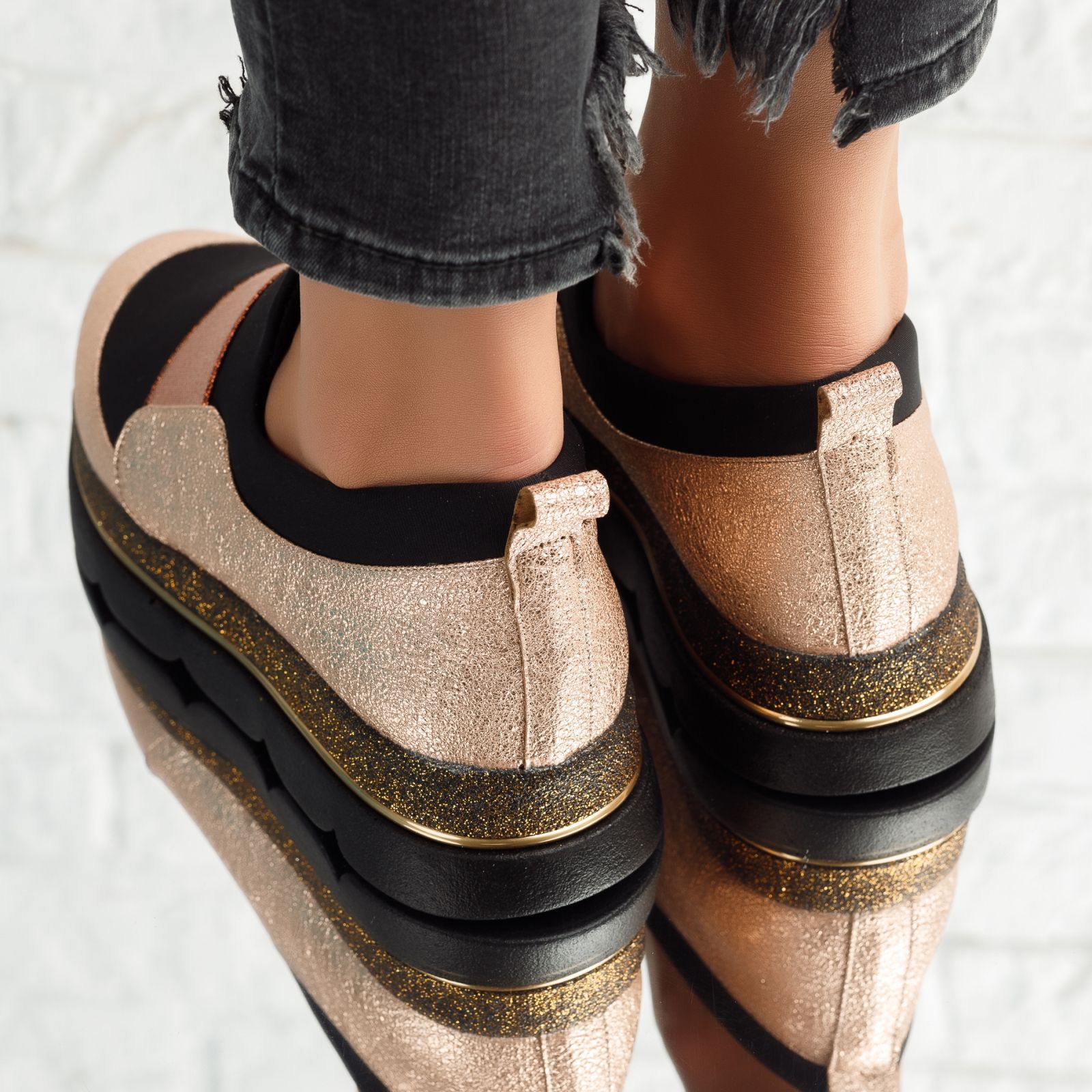 Дамски спортни обувки Sadie Rose/Gold #4935M