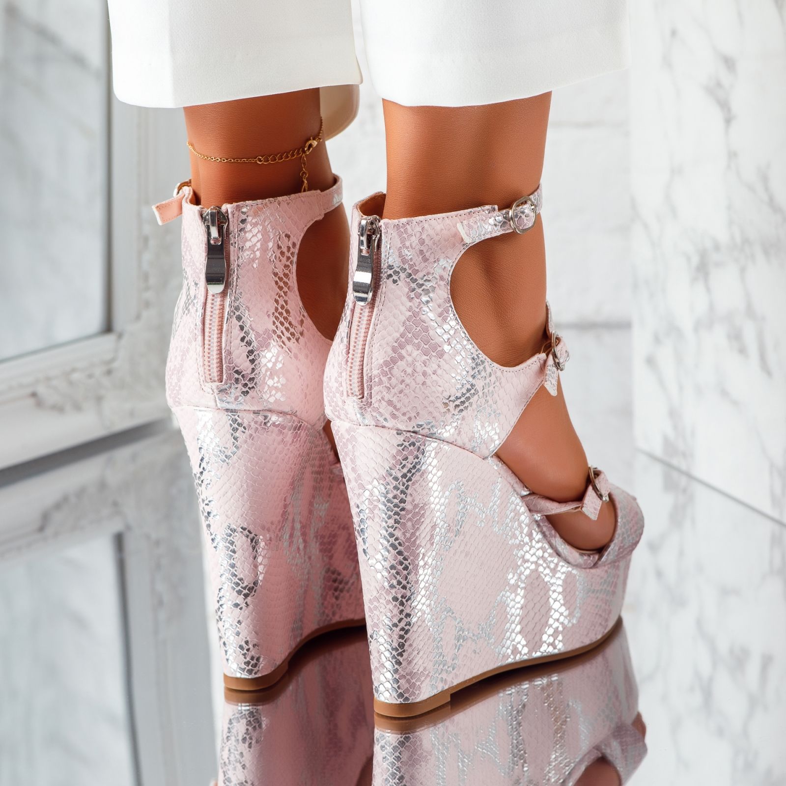 Дамски сандали с платформата Samira розово #5531M