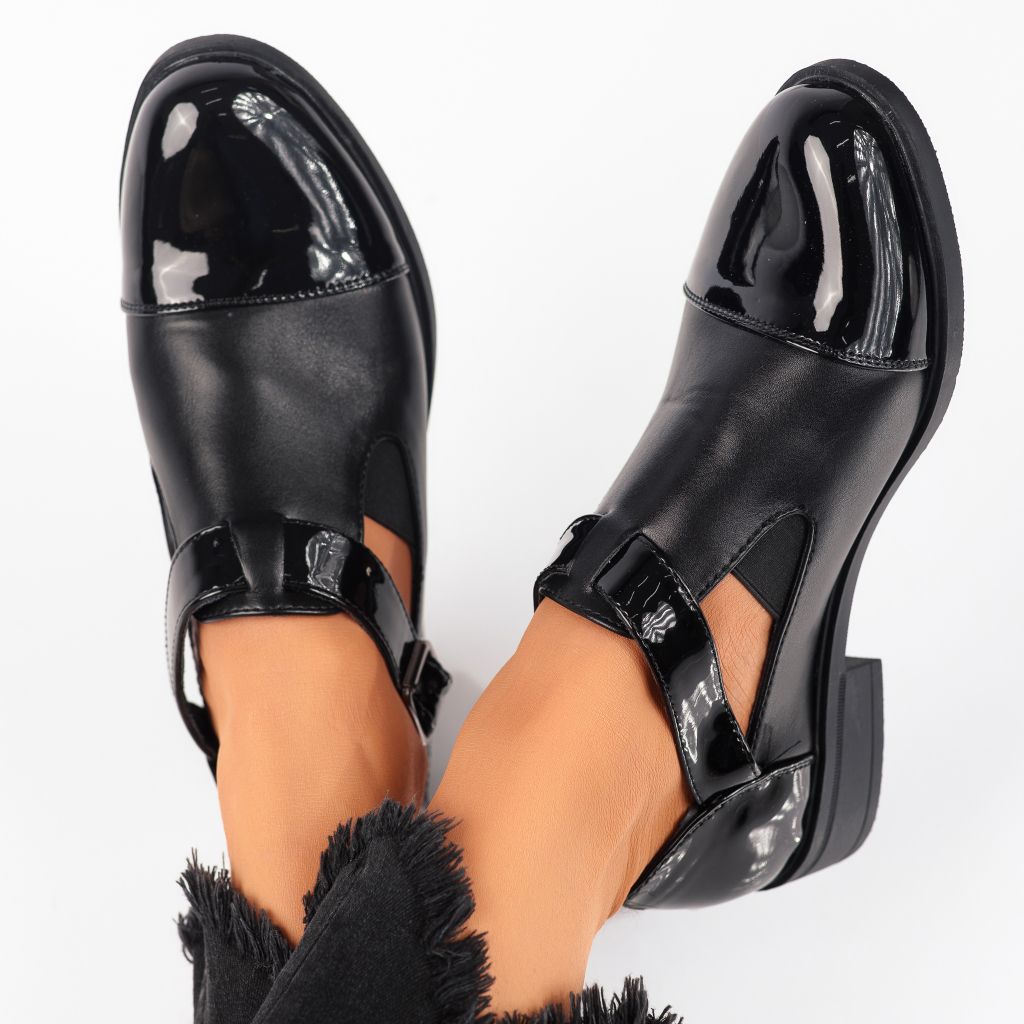 Ежедневни дамски обувки Antonia Черен #9313