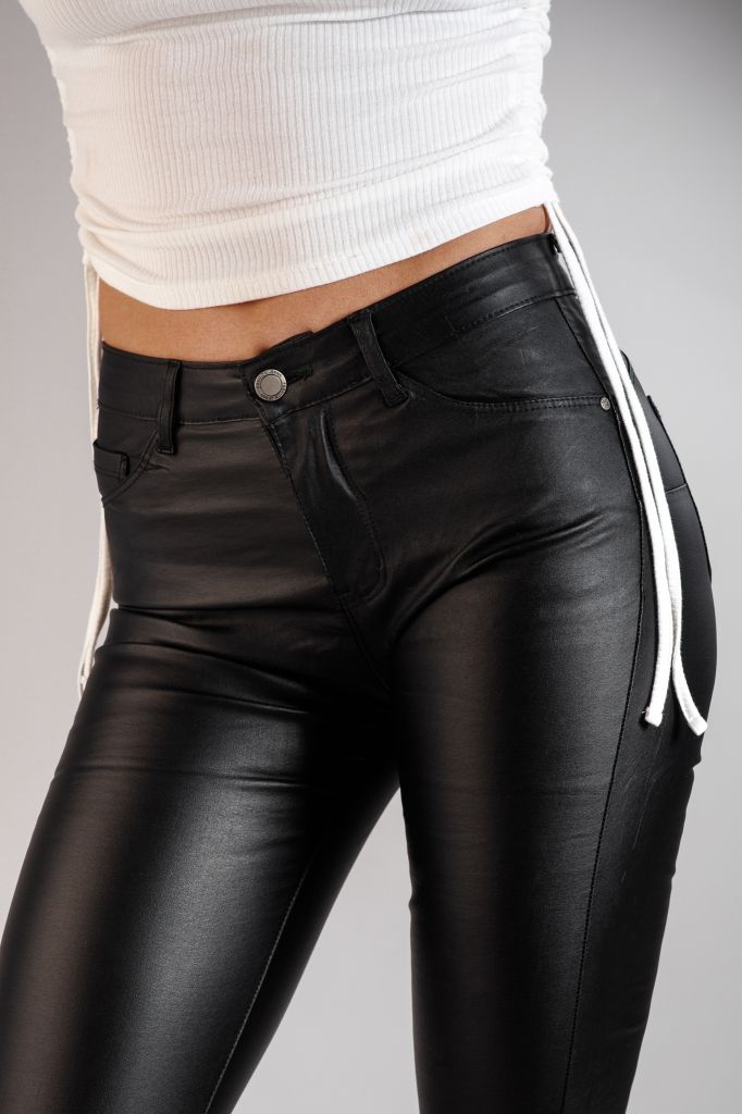 Дамски панталон от екологична кожа Nora Черен #A103