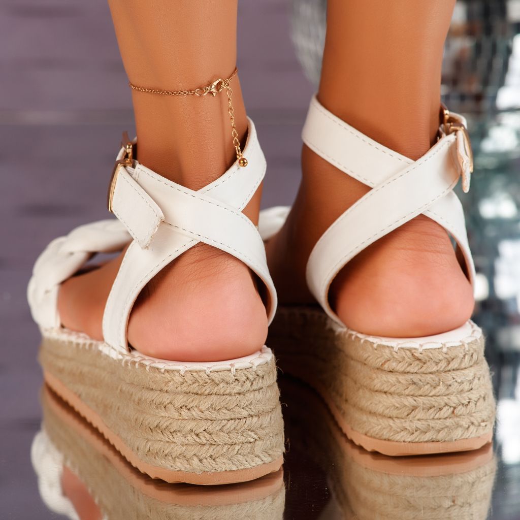 Дамски сандали с платформата Izabella бяло #10324
