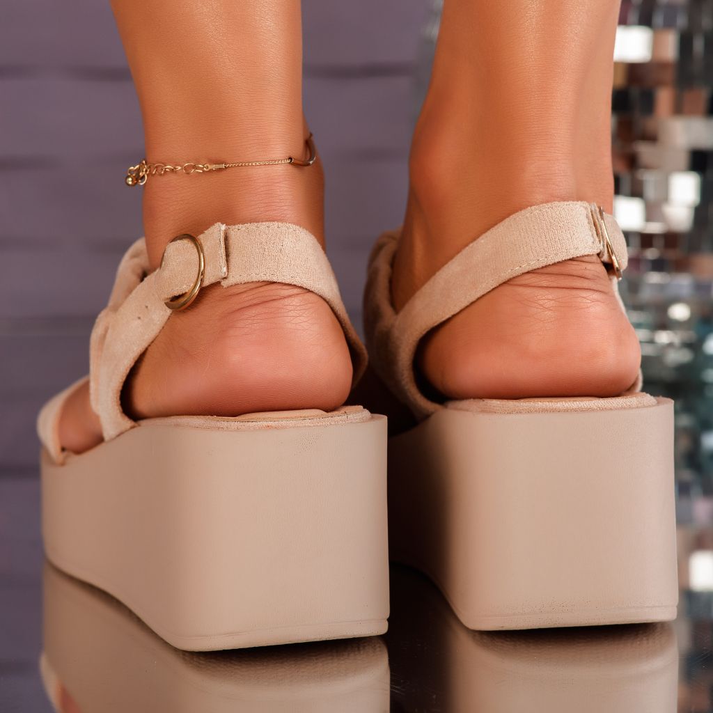 Дамски сандали с платформата Milana бежово #10261