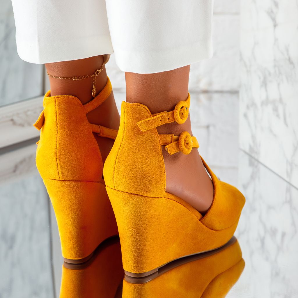 Дамски сандали с платформата Marissa Gбелиne #11292