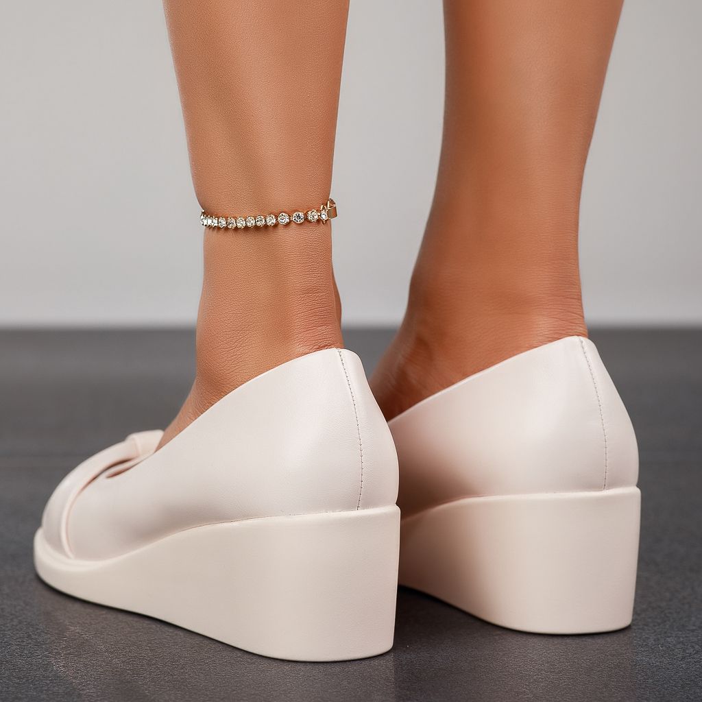 Ежедневни дамски обувки с платформа Elena Бежово #12342
