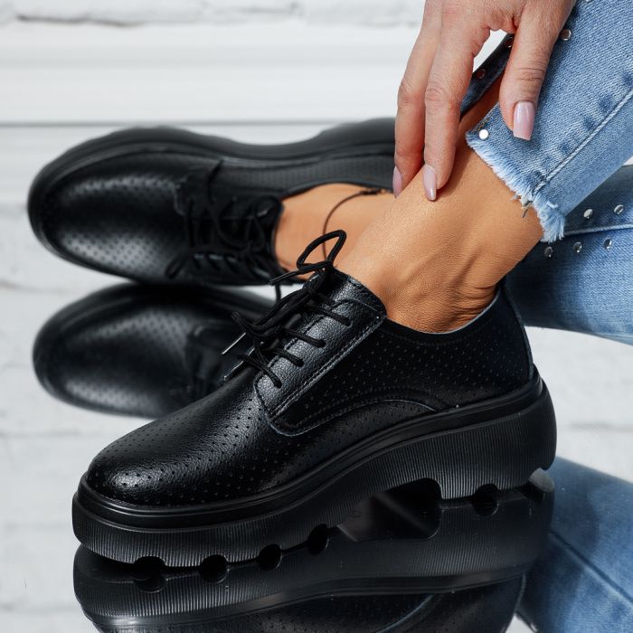 Дамски обувки Изработени от естествена кожа С перфорации Isabella черен #13890
