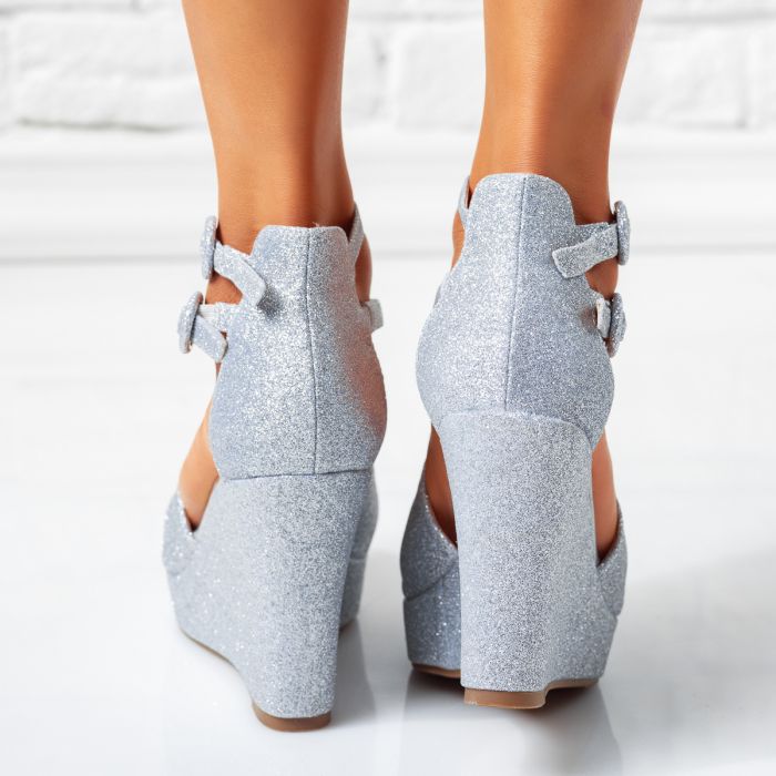 Дамски сандали на платформа Blanca Сребро #14454