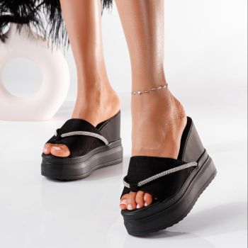 Дамски чехли с платформа черни от текстилен материал Nuria #19844