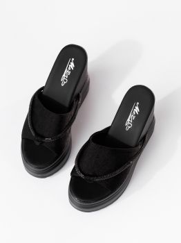 Дамски чехли с платформа черни от текстилен материал Nuria #19843