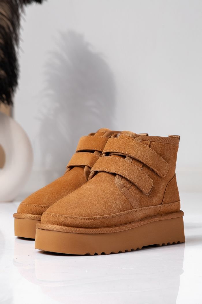 Къси дамски чизми одплатени с пух, тип UGG кафяви от обърната естествена кожа Carla #22627
