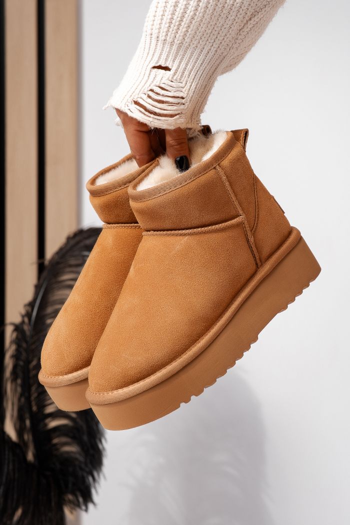 Къси дамски чизми одплатени с пух, тип UGG кафяви от обърната естествена кожа Brittany #22623