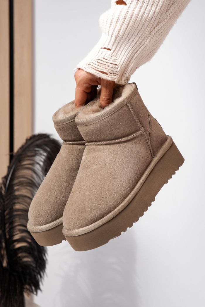 Къси дамски чизми одплатени с пух, тип UGG каки от обърната естествена кожа Brittany #22620