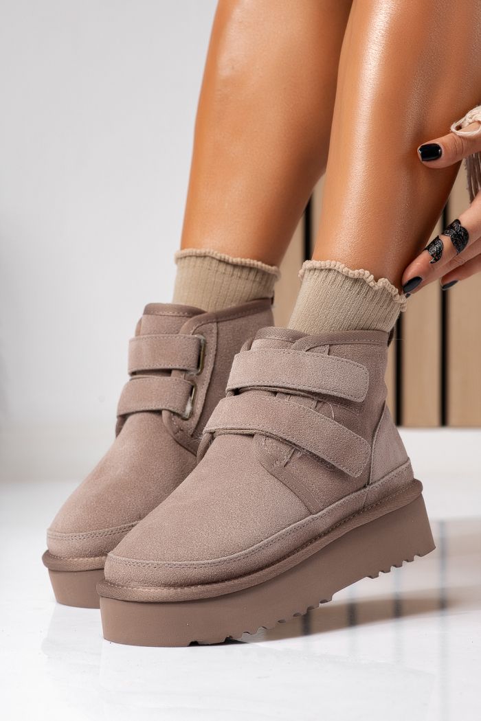 Къси дамски чизми одплатени с пух, тип UGG бежови от обърната естествена кожа Carla #22630