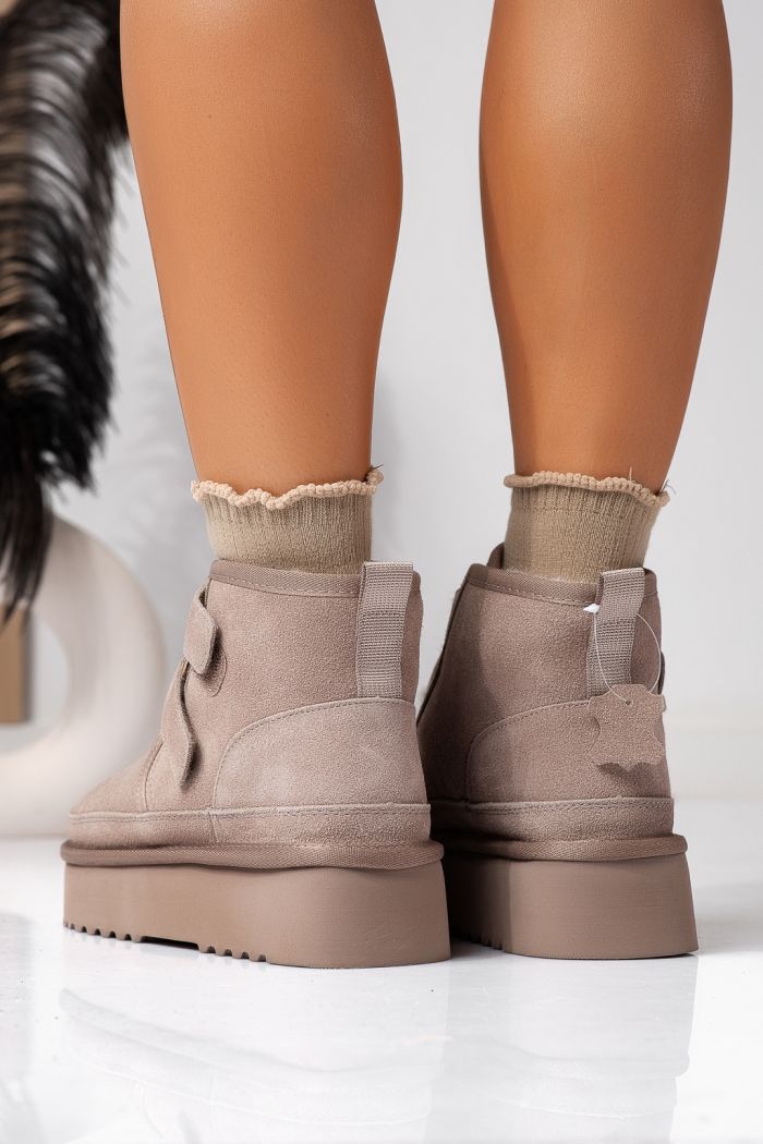 Къси дамски чизми одплатени с пух, тип UGG бежови от обърната естествена кожа Carla #22630