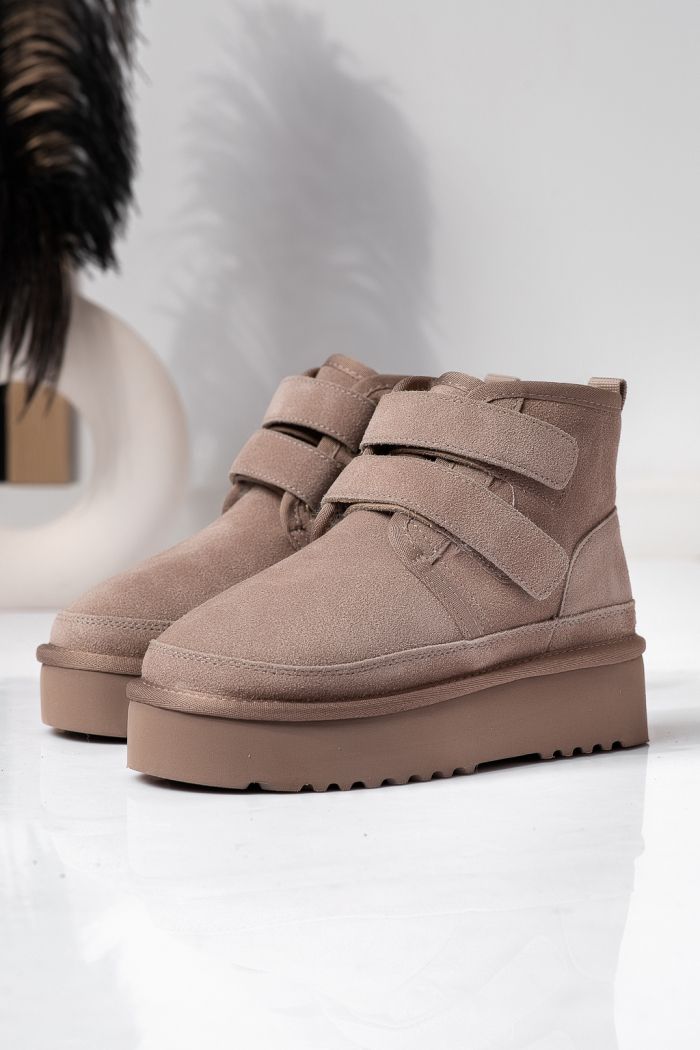 Къси дамски чизми одплатени с пух, тип UGG бежови от обърната естествена кожа Carla #22630