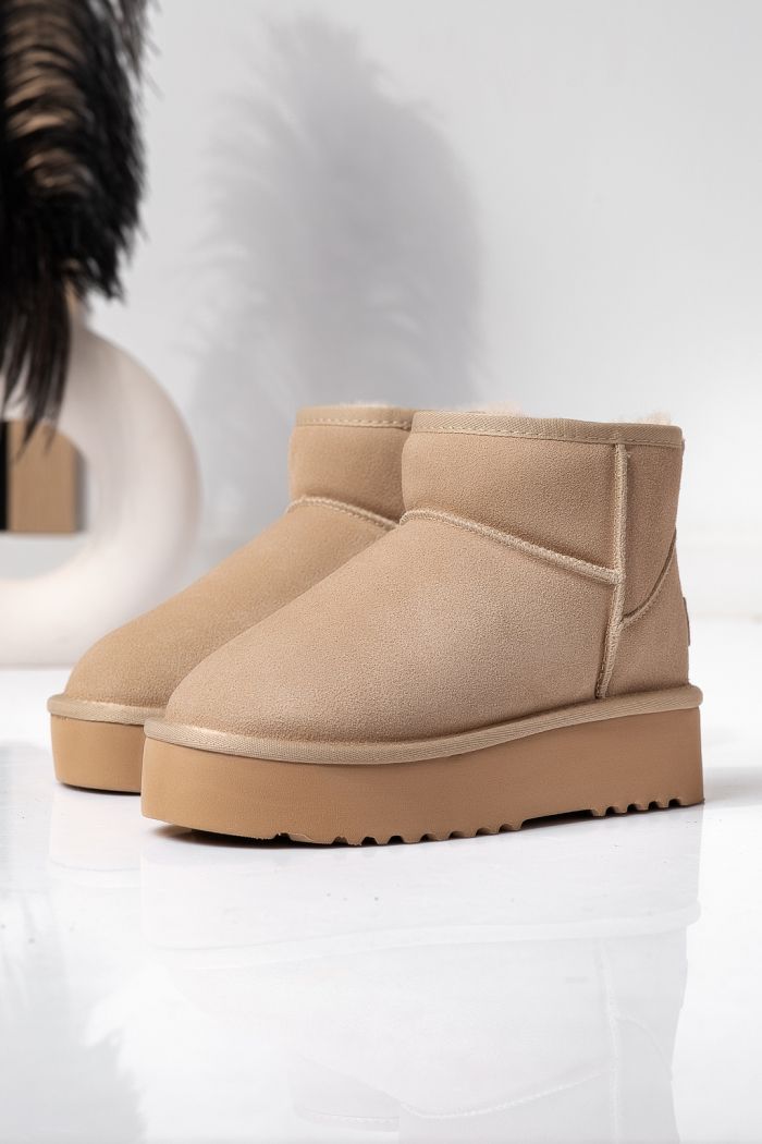 Къси дамски чизми одплатени с пух, тип UGG бежови от обърната естествена кожа Brittany #22622