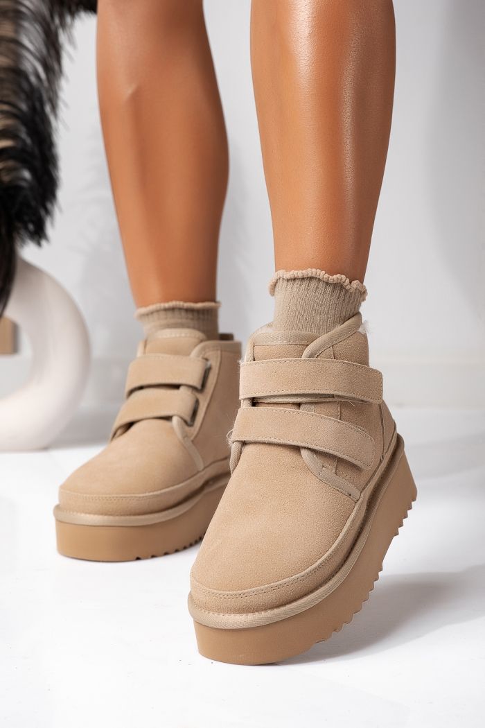 Къси дамски чизми одплатени с пух, тип UGG бежови от обърната естествена кожа Carla #22629