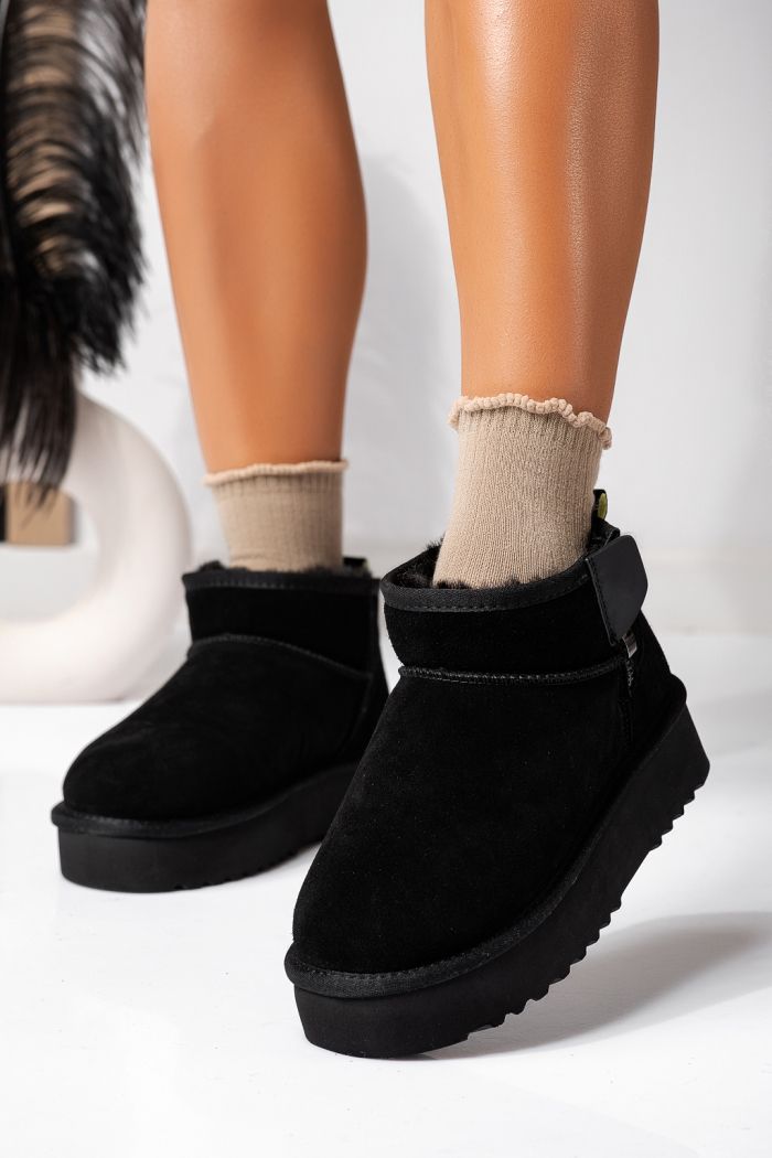 Къси дамски чизми одплатени с пух, тип UGG черни от обърната естествена кожа Carolina #22633