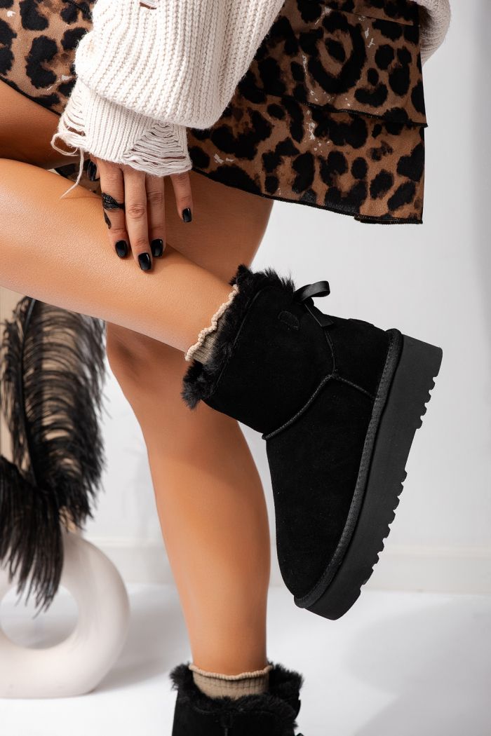 Къси дамски чизми одплатени с пух, тип UGG черни от обърната естествена кожа Camila #22626