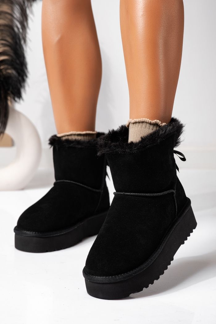 Къси дамски чизми одплатени с пух, тип UGG черни от обърната естествена кожа Camila #22626