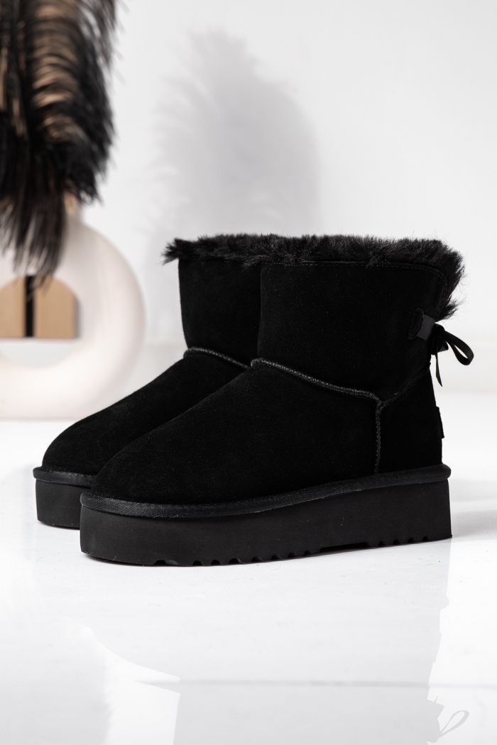 Къси дамски чизми одплатени с пух, тип UGG черни от обърната естествена кожа Camila #22626