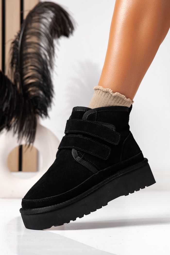 Къси дамски чизми одплатени с пух, тип UGG черни от обърната естествена кожа Carla #22628