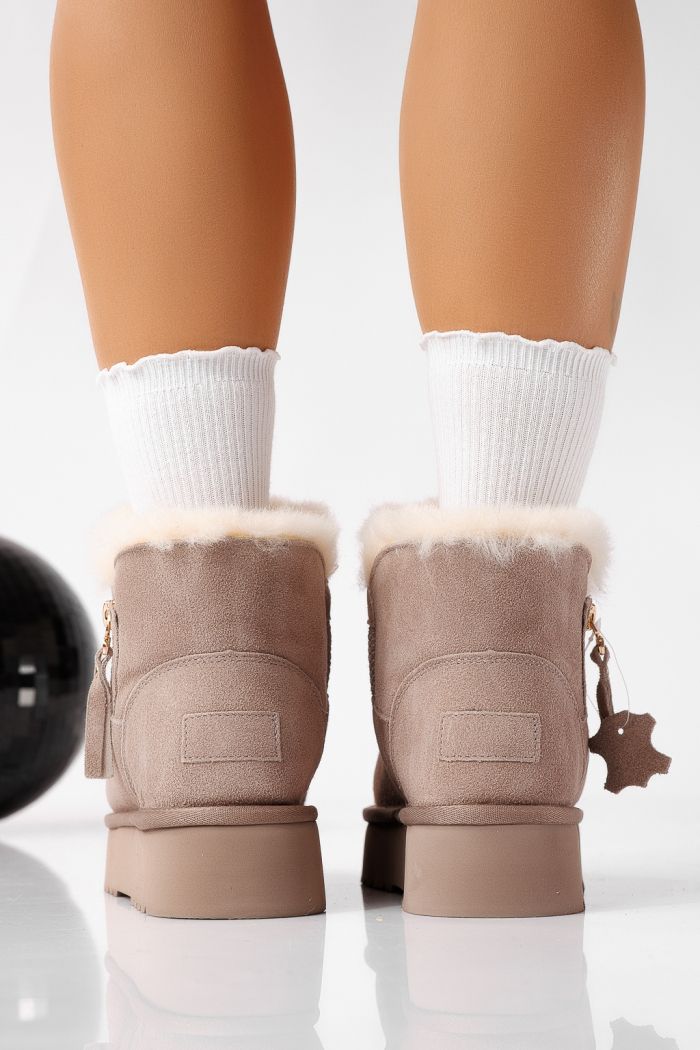 Къси дамски чизми подплатени с пух тип UGG бежови от обърната естествена кожа Delia #22694