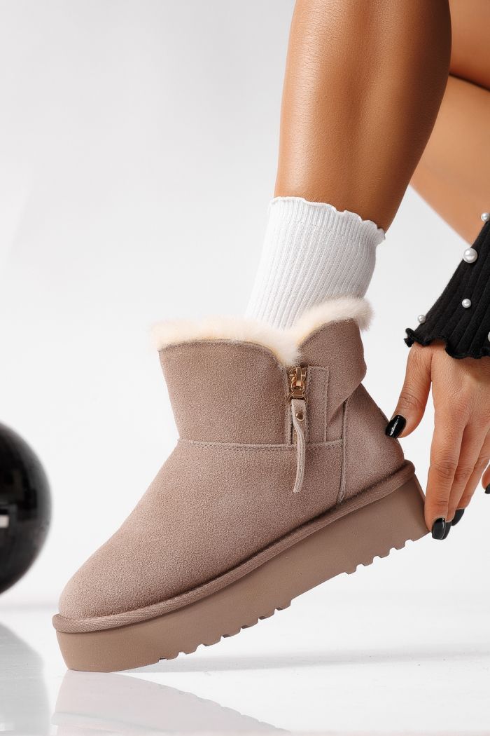 Къси дамски чизми подплатени с пух тип UGG бежови от обърната естествена кожа Delia #22694