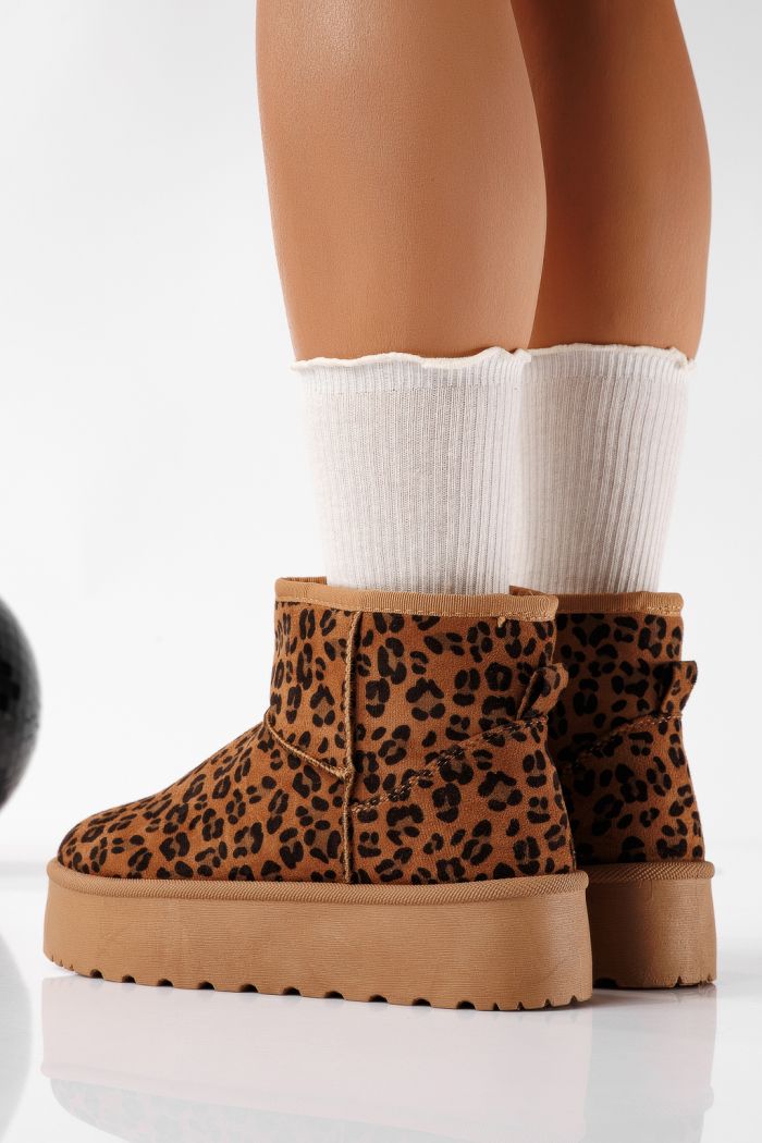Ниски дамски чизми подплатени с пух тип UGG леопард от обърната еко кожа Ariana #22753