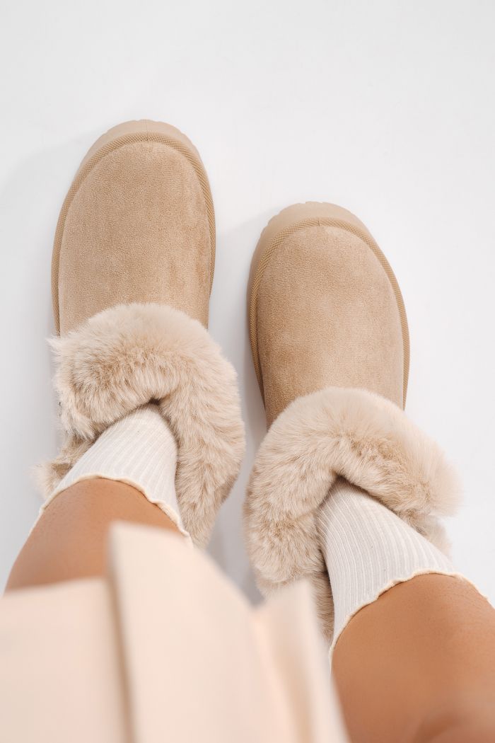 Ниски дамски чизми подплатени с пух тип UGG бежови от обърната еко кожа Antonia #22755