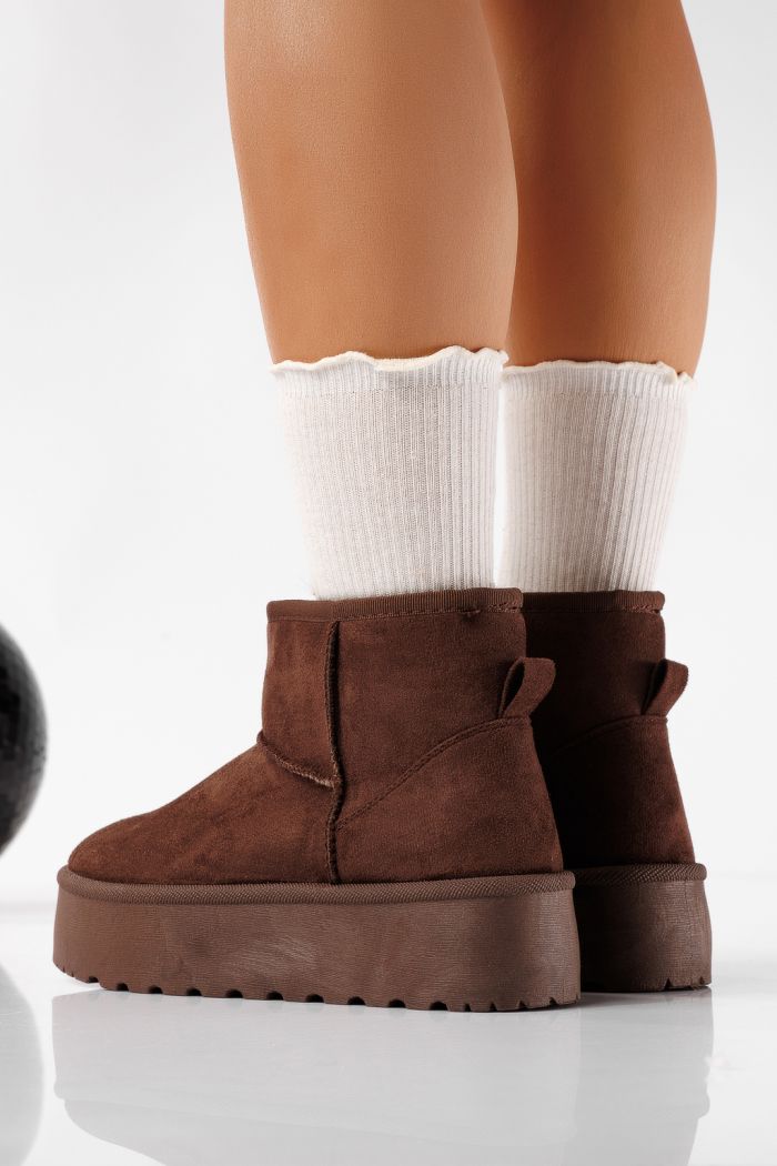 Ниски дамски чизми подплатени с пух тип UGG кафяви от обърната еко кожа Ariana #22749