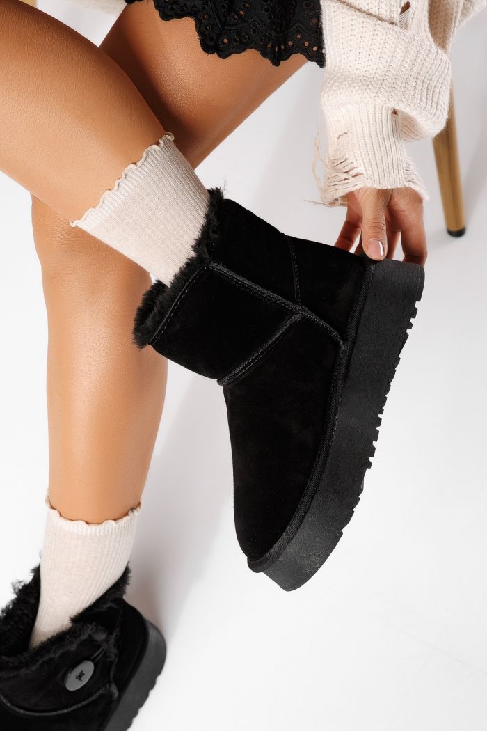 Дамски къси чизми подплатени с пух тип UGG черни от обърната естествена кожа Larisa #22884