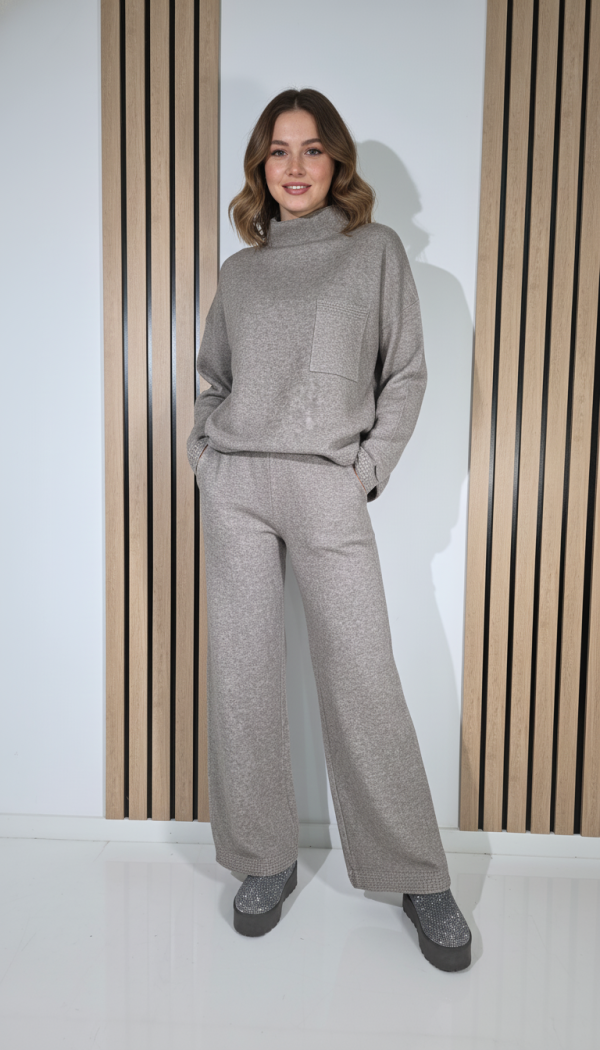 Бежов плетен дамски костюм Leila от 2 части #A1290