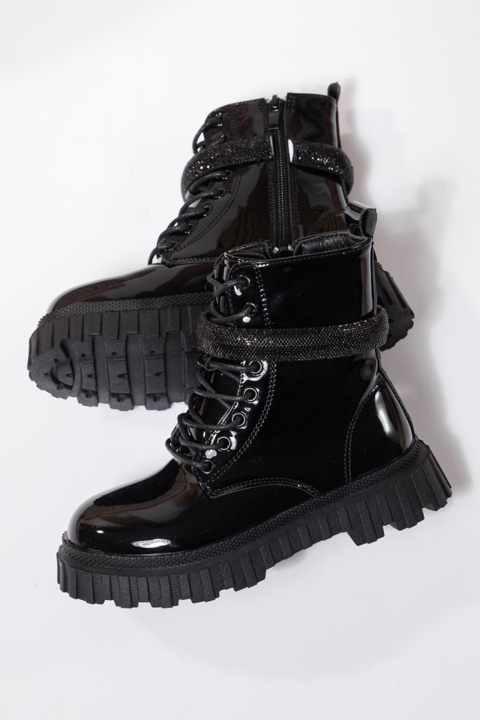 Боти за момичета подплатени с пух черни от лачена еко кожа Dora #23122