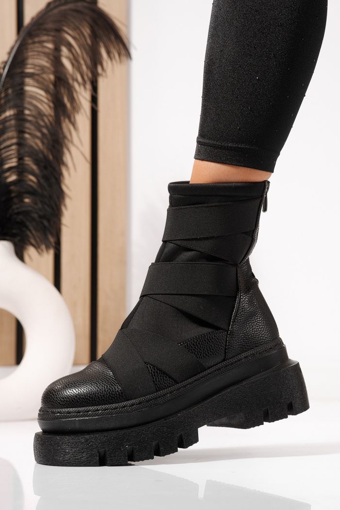 Дамски черни подплатени ботуши от екокожа Julia #23176